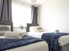 2BR-Gayton Apt-FREE Parking-WiFi-Full Kitchen-Workers