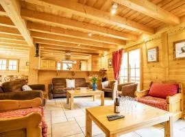 Chalet 4* pour 15 pers. avec jacuzzi, balcon et poêle à bois, proche du télécabine du Linga et Super-Châtel - FR-1-676-26