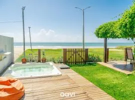 Casa Pé na Areia em Pirangi by QAVI
