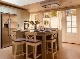 The Midsummer Common - Modern & Spacious 2BDR House with Garden