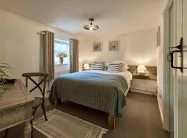 Quaint Flint Stoned Cottage in the Heart of Cley