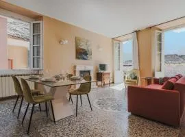 Appartamento in Centro Storico La Loggia