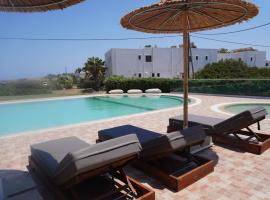 Punta Mare Hotel, hotel blizu letališča Letališče Karpathos - AOK, Karpathos