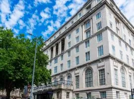 Adelphi Hotel