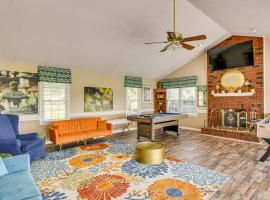 78-Acre Retreat Near Campbell U Fish, Play, Relax, ξενοδοχείο σε Benson