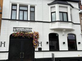 B&B Herenhuis、イゼゲムのホットタブ付きホテル