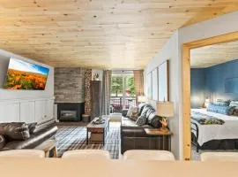 Ski In and Out, Luxury, 1 Blk to Main, Pool, Hot Tub, Sauna