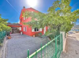 4 Bedroom Lovely Home In Vinisce