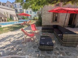 Poule Noire Ukraine, ξενοδοχείο σε Égreville