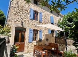 Maison de village rénovée , proche rivière, 3 ch 85 m2, hotel in Saint-Just