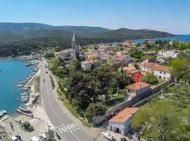 Pet Friendly Home In Osor
