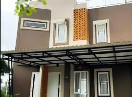 Villa Cijeruk i1 - View Gunung Salak