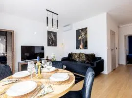 Apartament Ustka Holiday - Black Alice z balkonem i klimatyzacją