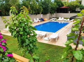 Perfectly Located Holiday Stay in Side Walking Distance to the Beach, hotel in Side