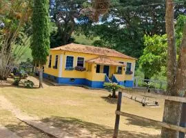 Casa de fazenda com lago