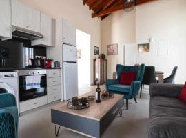 Elite luxury Suites, hotel v destinaci Omodos