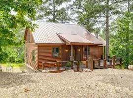 Cabin with Hot Tub and Deck 5 Mi to Broken Bow Lake