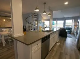 Cozy Marsh Villa w/ Amazing Views - Steps to Dining, Pools, & Beach