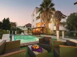 Three-Bedroom Apartment In Split