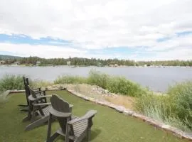 The Voges' Lake House - Amazing lake front house with a beautiful view and game room!