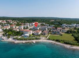 4 Bedroom Awesome Apartment In Malinska, Hotel in Malinska