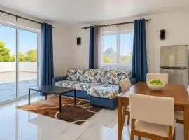 Gracious Haven - Fully Equipped Rooftop with private terrace house in Saint-Pierre, Moka