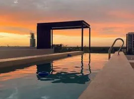 Private pool, gym and panoramic rooftop by LAHOS