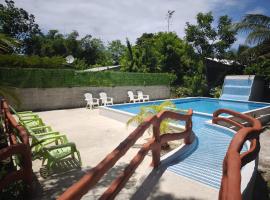 Cabañas Daneysha, gistihús í Tortuguero