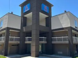 羅利北6號汽車旅館