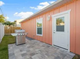 Laguna Peach: 3BA 2BA retreat for 10! Explore nearby beaches & activities