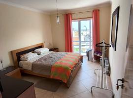 Quarto Apartamento em Tavira, ξενοδοχείο σε Bicas