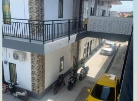 Azka house, hotel near Sultan Syarif Kasim II International Airport - PKU, Sultan Syarif Kasim II International Airport