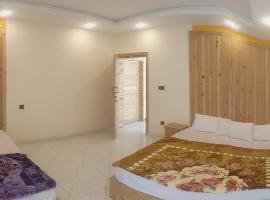 Ruby Lodges Upeer Neelum, hotel v destinaci Bāta