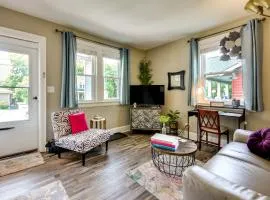 Cozy Apt in Downtown Greensboro with Shared Yard!