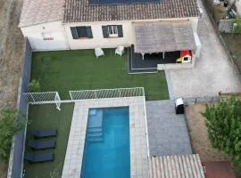 Villa l oasis du Pont proche de Nîmes villa 6p piscine au calme