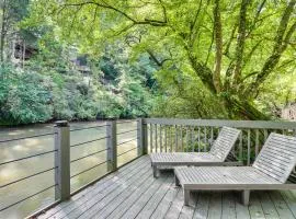 Cartecay River Retreat with Yard and Screened Porch!
