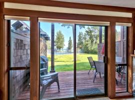 TML 04 - Beautiful 1 BR Condo in Tahoe City, hotel in Tahoe City