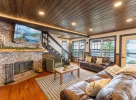 Mountain High Cabin with hot tub fire pit & indoor pool
