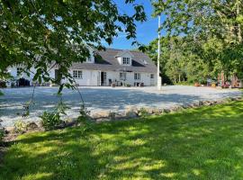 Stort V&aelig;relse p&aring; Landsted n&aelig;r L&oslash;kken, hytte i L&oslash;kken