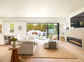 Contemporary Indoor Outdoor Living Walk to Beach