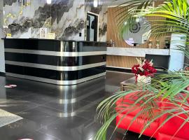 hotel royal fenix &ndash; hotel z parkingiem 