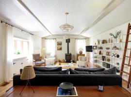 7 Mi to Belleayre Ski Mountain Getaway with Porch, hotel in Fleischmanns