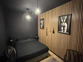 Au bât Tournai adult only