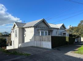 One Bedroom Villa Spacious Room,Amazing Location All Perks, villa in Auckland
