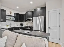 Modern Loft Getaway 25 Min to Zion, Walk to Food and Parks