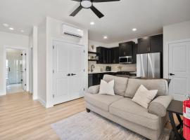 1 - Modern Loft Getaway 25 Min to Zion, Walk to Food and Parks, hotel a Hurricane