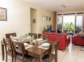 Luxury Modrn Apartment, w/amazing view, 3BR,Escalon,Exclus,Secur