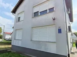 Apartments with parking space Vukovar, Slavonija - 24797