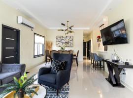 Villa La Rosa at Pyramid Point, Ocho Rios, hotel i Stanmore Grove
