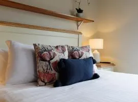 Sunny Ambleside Escape & Home Office